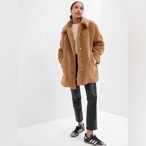 GAP Sherpa Coat 
*SOLD OUT ONLINE*